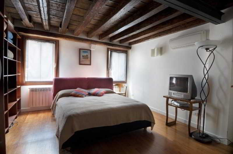 B&B Leonardo Venise Extérieur photo